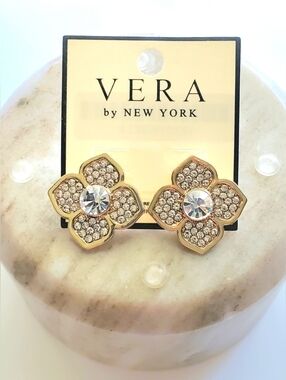 Elegant Rhinestone Stud Earrings - Flower Design